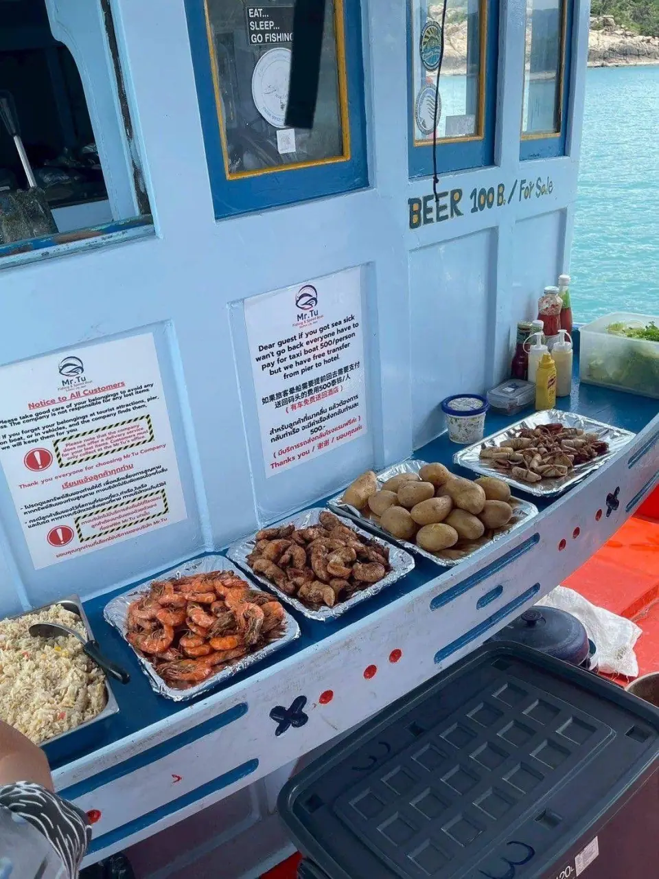 Buffet BBQ a bord lors d'une sortie peche en mer a Koh Samui